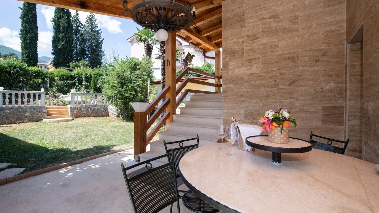 Photo of Outdoor in Ika