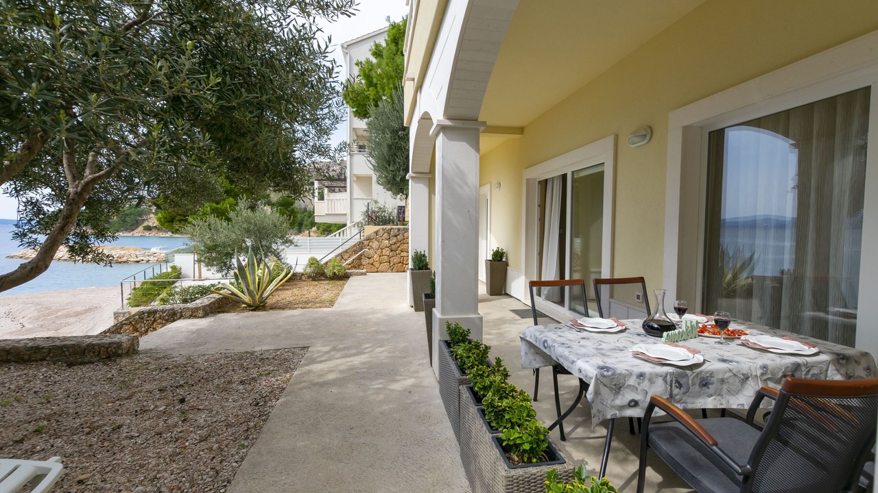 Photo of Outdoor in Medici