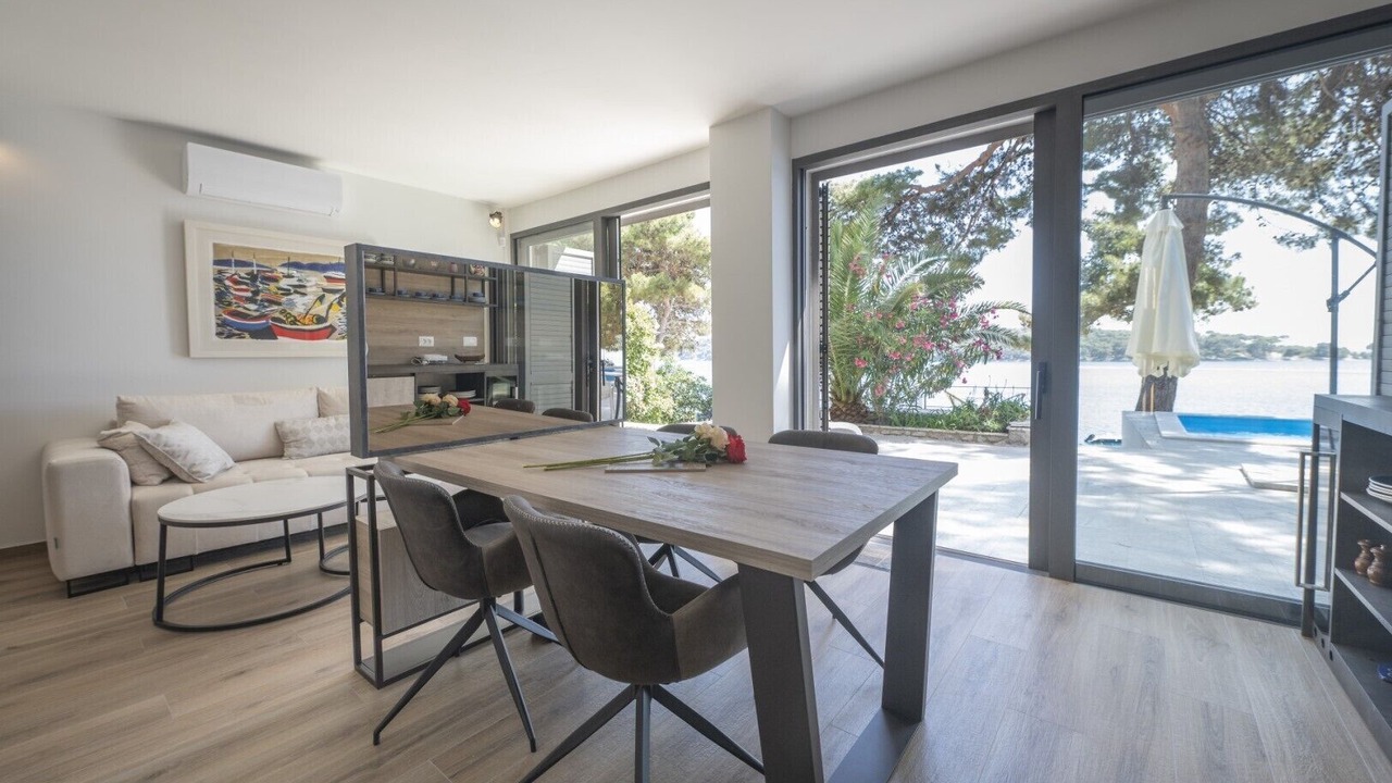 Photo of Outdoor in Cove Murtar