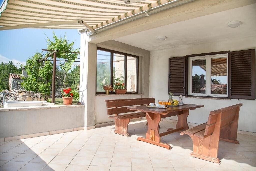 Photo of Outdoor in Kapelica
