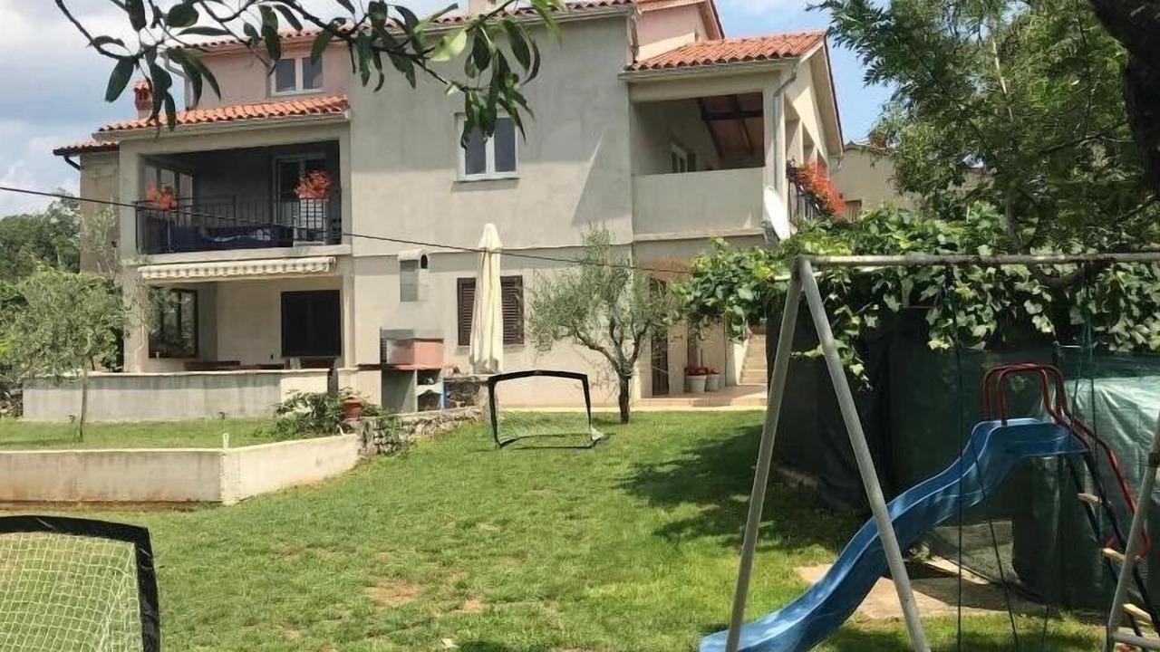 Photo of Others in Kapelica