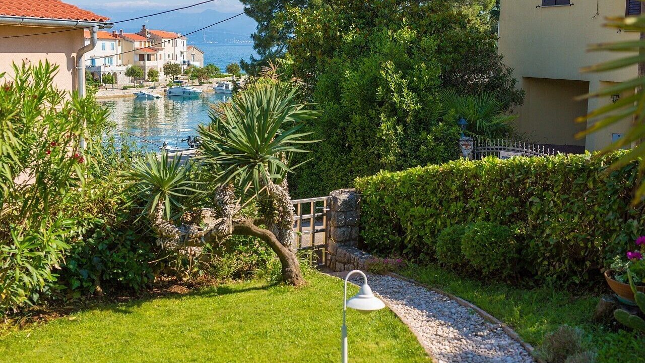 Photo of Others in Porat