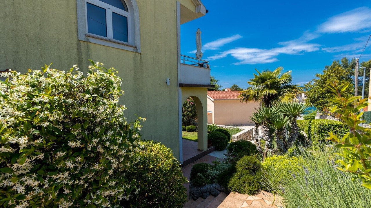 Photo of Outdoor in Porat