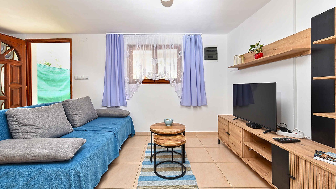 Photo of Livingroom in Gajana