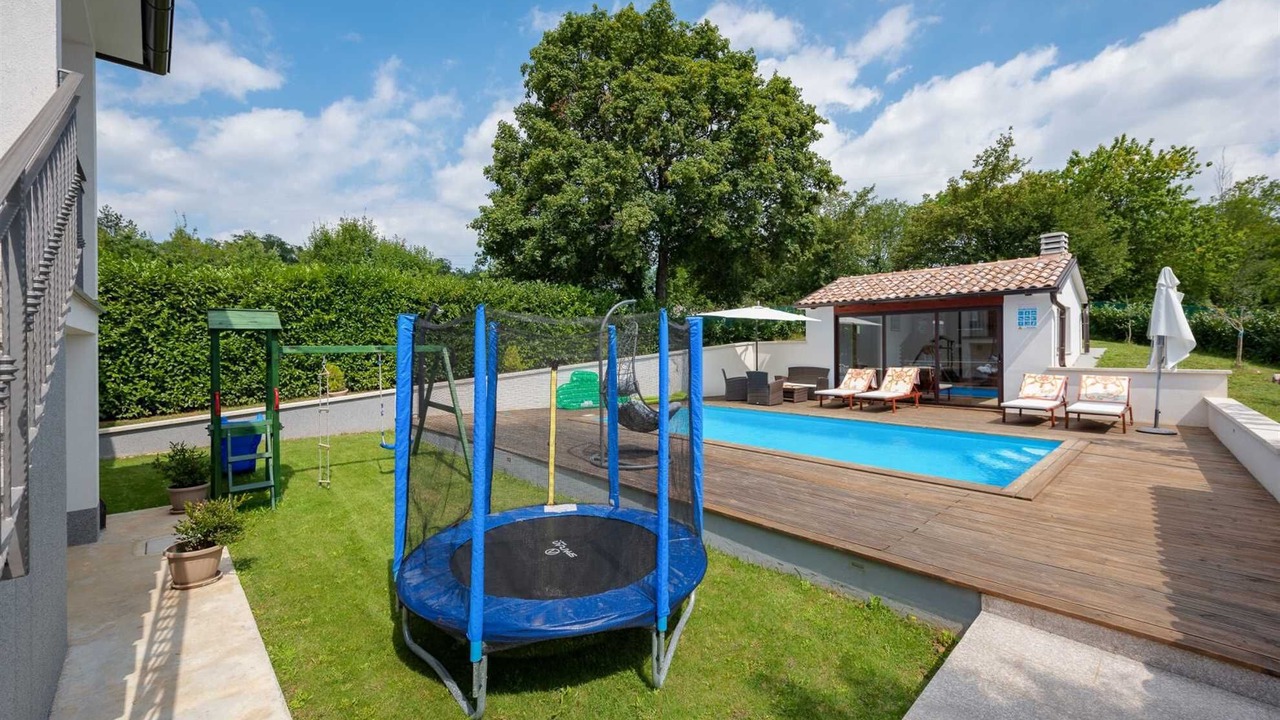 Photo of Outdoor in Lindar