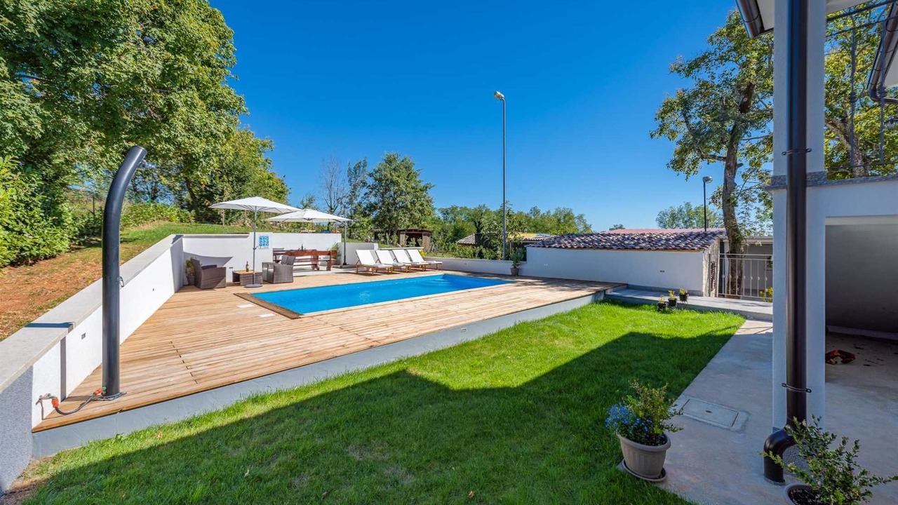Photo of Outdoor in Lindar