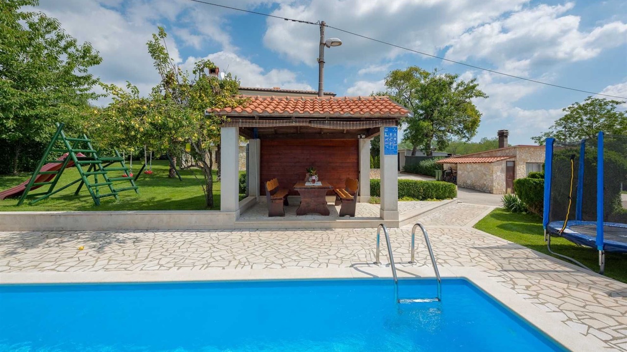 Photo of Outdoor in Lindar