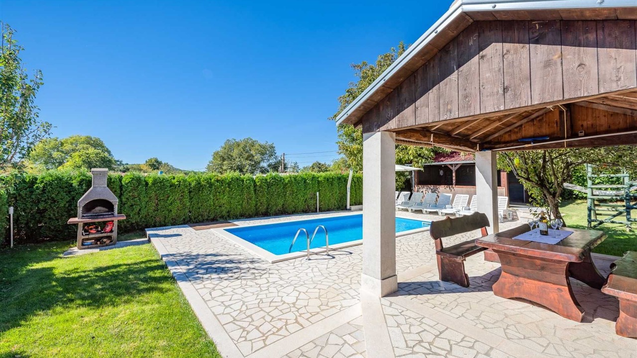 Photo of Outdoor in Lindar