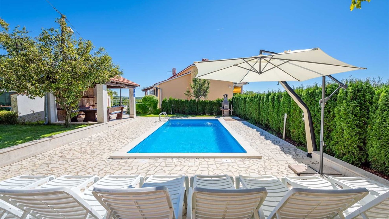 Photo of Outdoor in Lindar