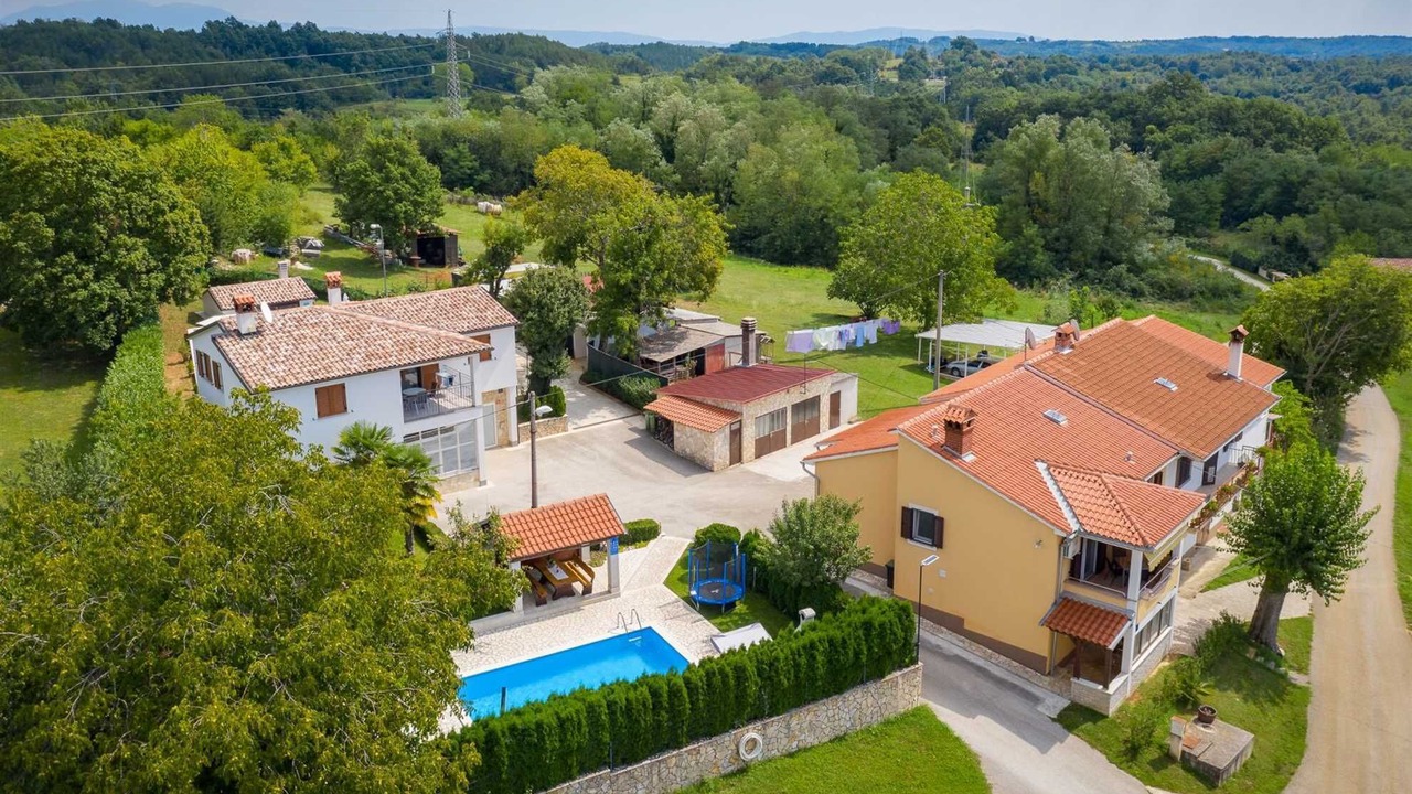 Photo of Outdoor in Lindar
