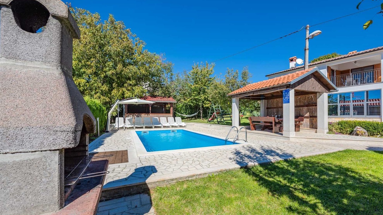 Photo of Outdoor in Lindar