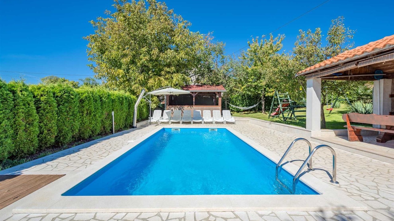 Photo of Outdoor in Lindar