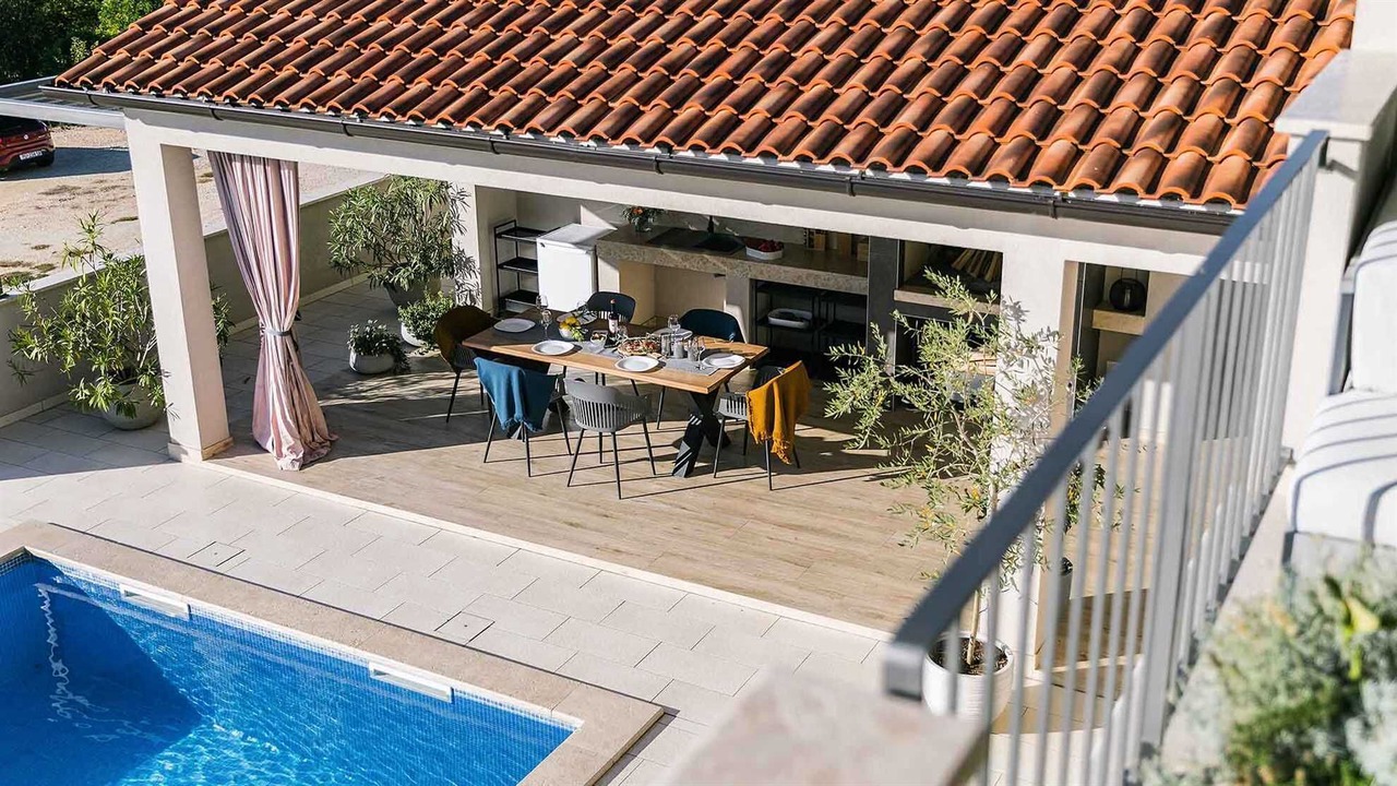 Photo of Outdoor in Lindar