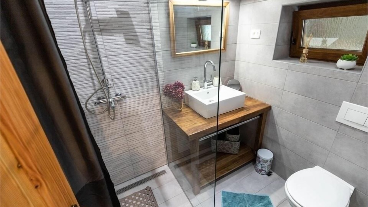 Photo of Bathroom in Lanisce