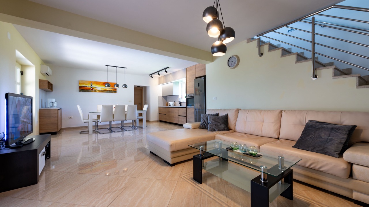 Photo of Livingroom in Brgod