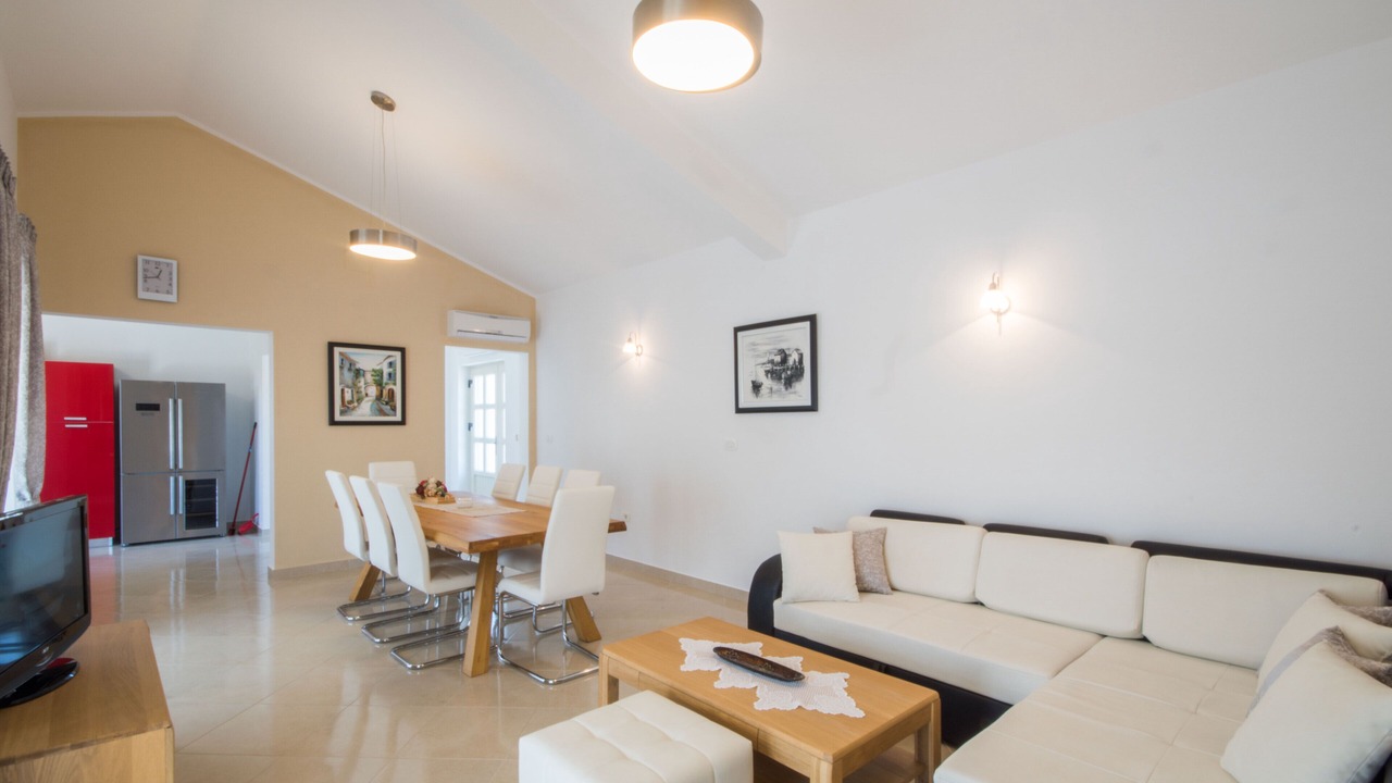 Photo of Livingroom in Brgod