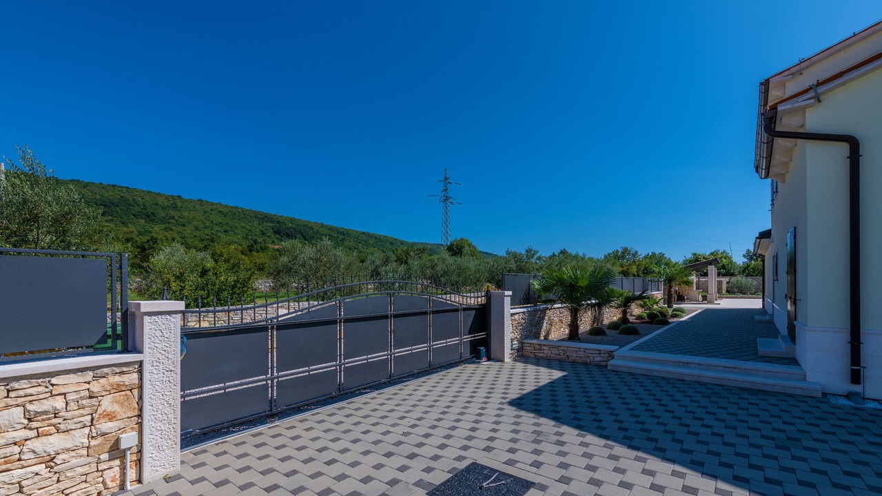 Photo of Outdoor in Brgod