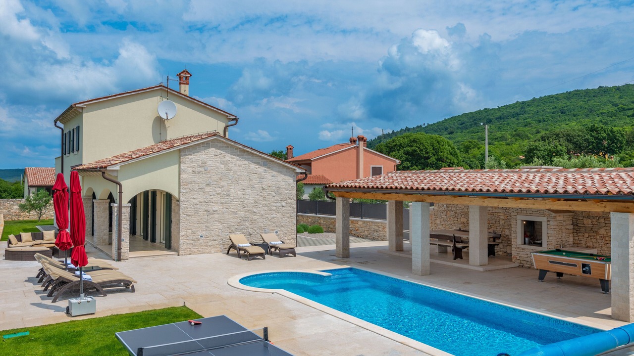 Photo of Outdoor in Brgod