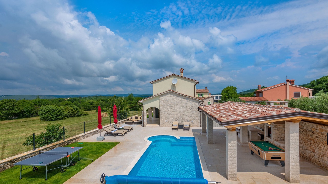 Photo of Outdoor in Brgod