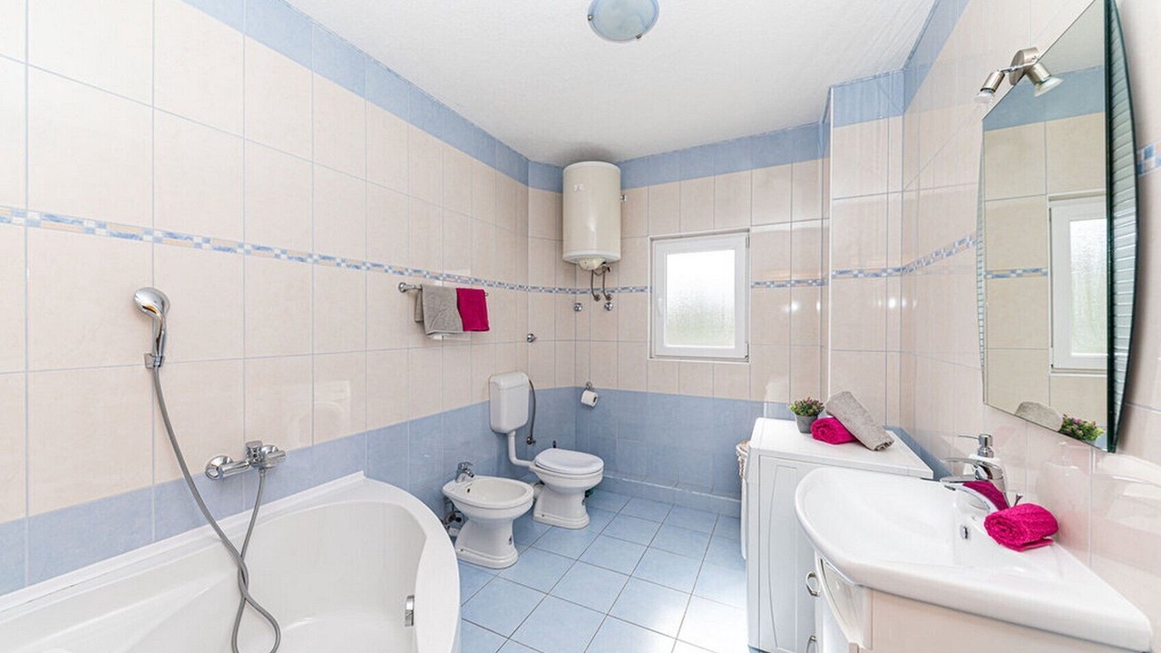 Photo of Bathroom in Rudine