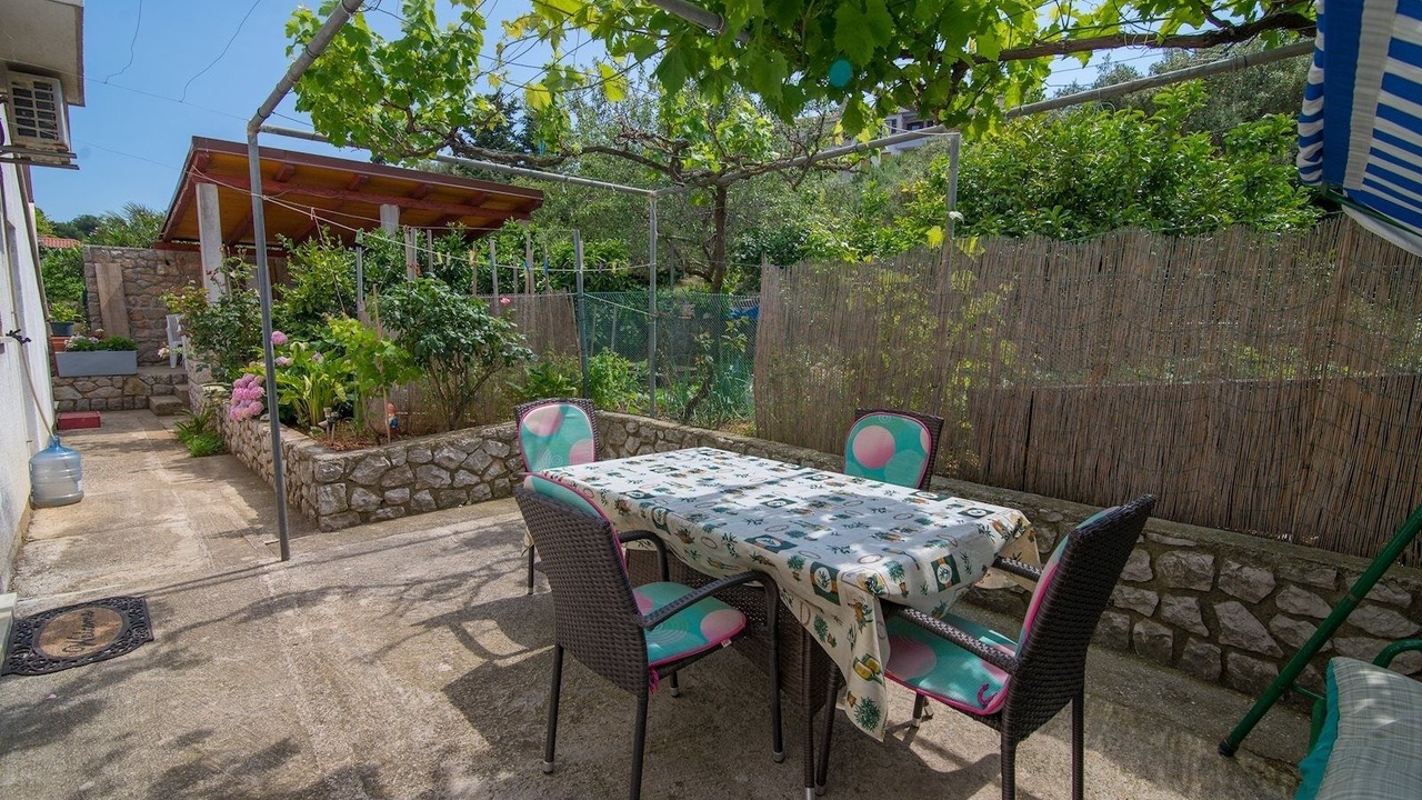 Photo of Outdoor in Cove Murtar