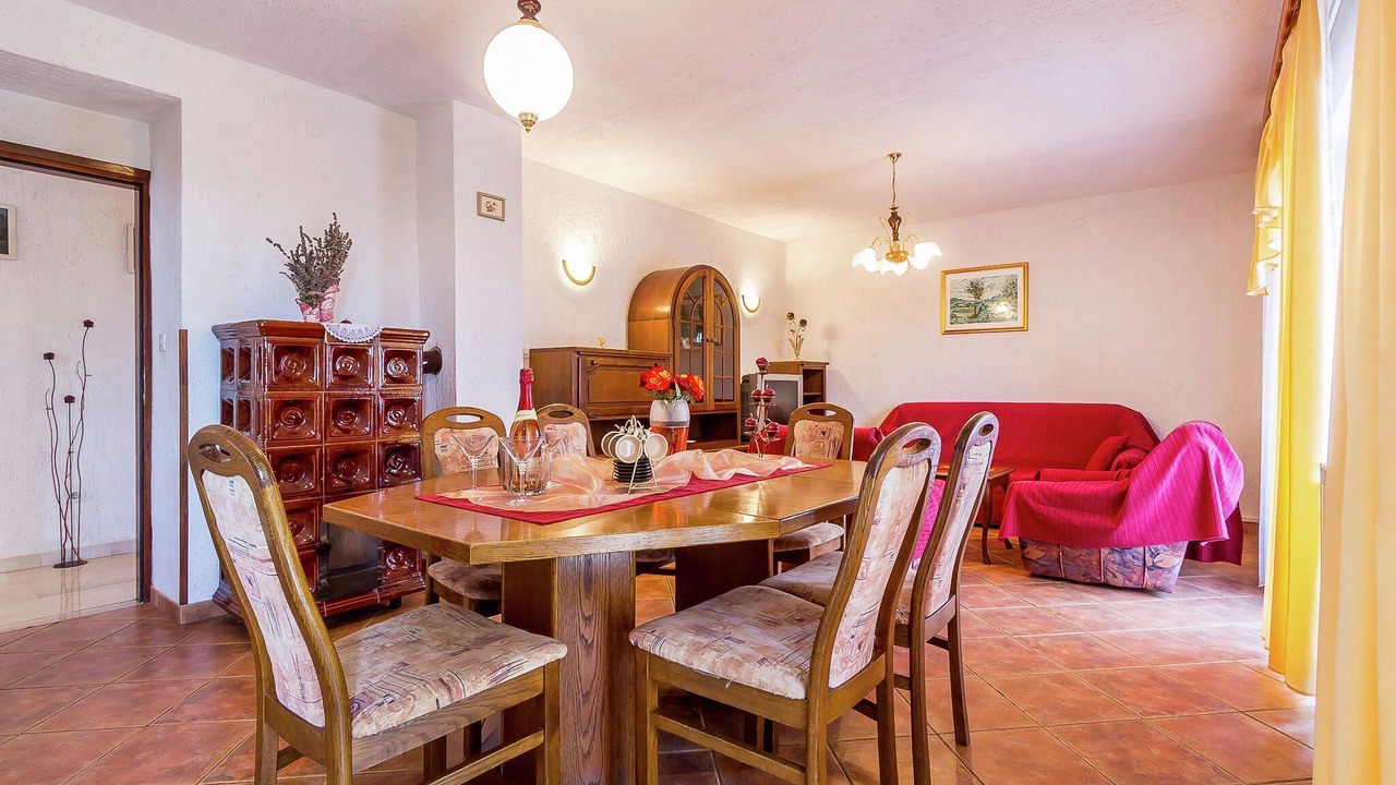 Photo of Livingroom in Gajana