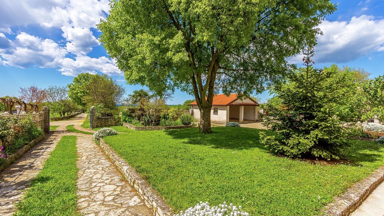 Photo of Outdoor in Gajana
