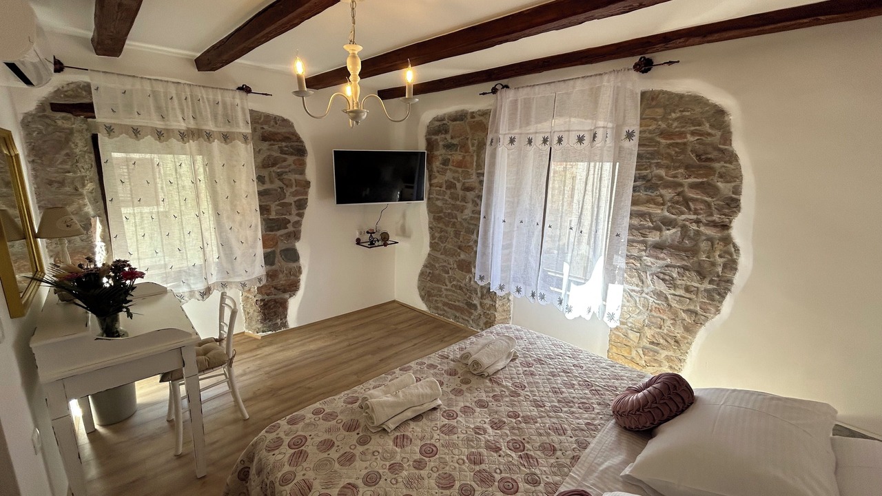 Photo of Bedroom in Draguc