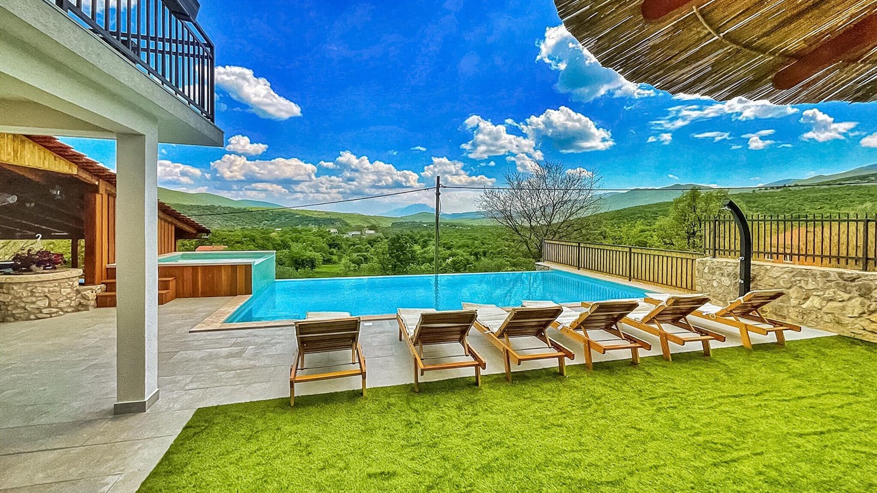 Photo of Outdoor in Srijane
