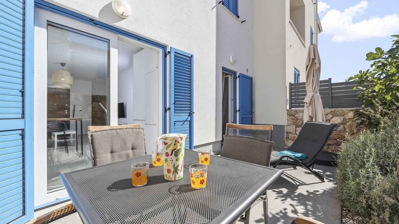 Photo of Outdoor in Cres