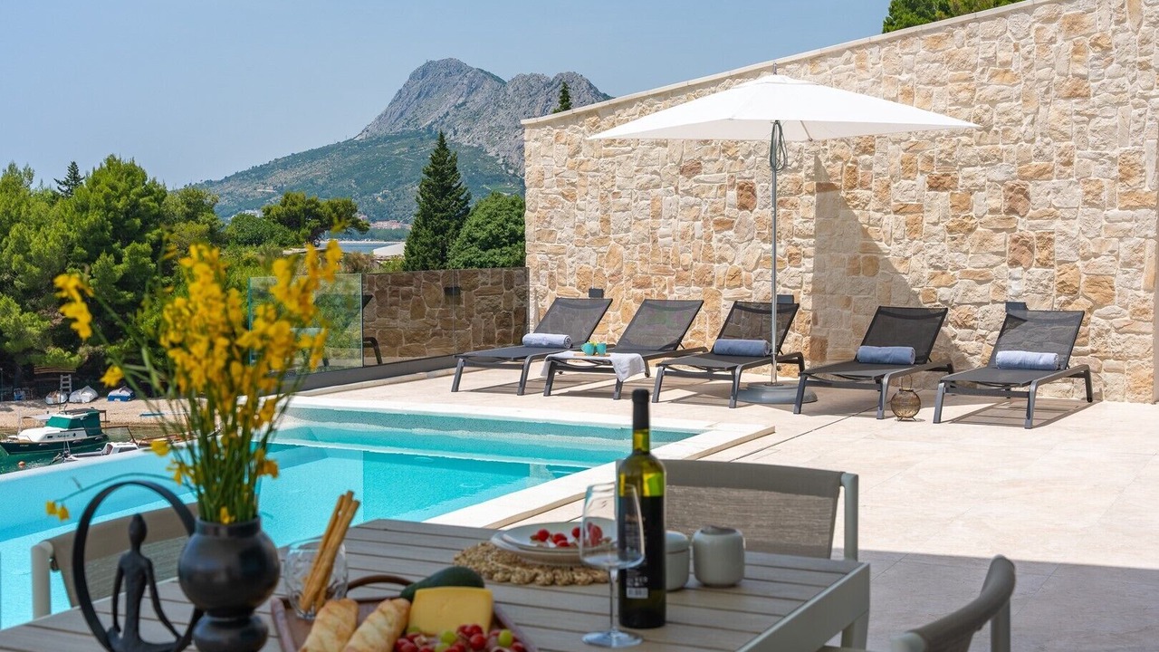 Photo of Others in Omis