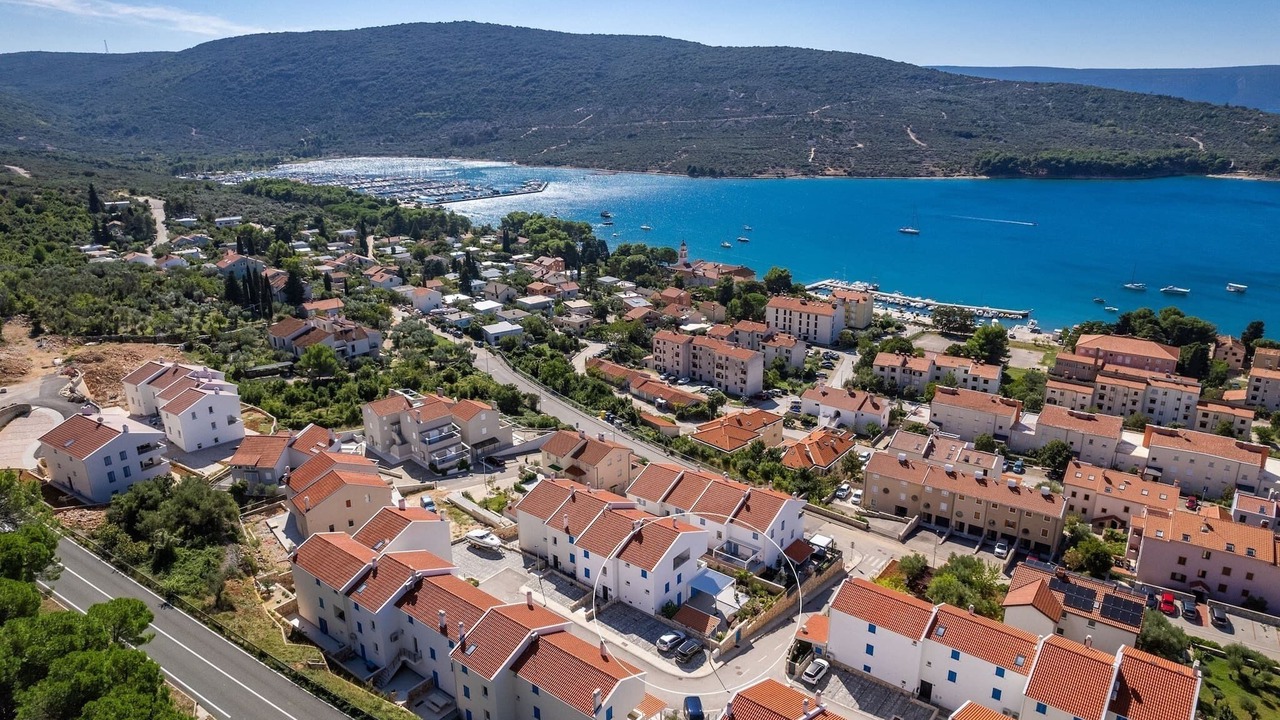 Photo of Outdoor in Cres