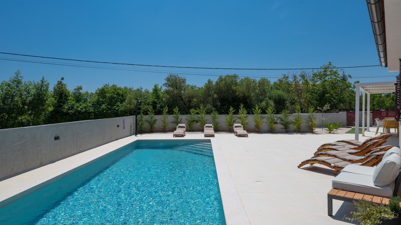 Photo of Outdoor in Mali Vareski