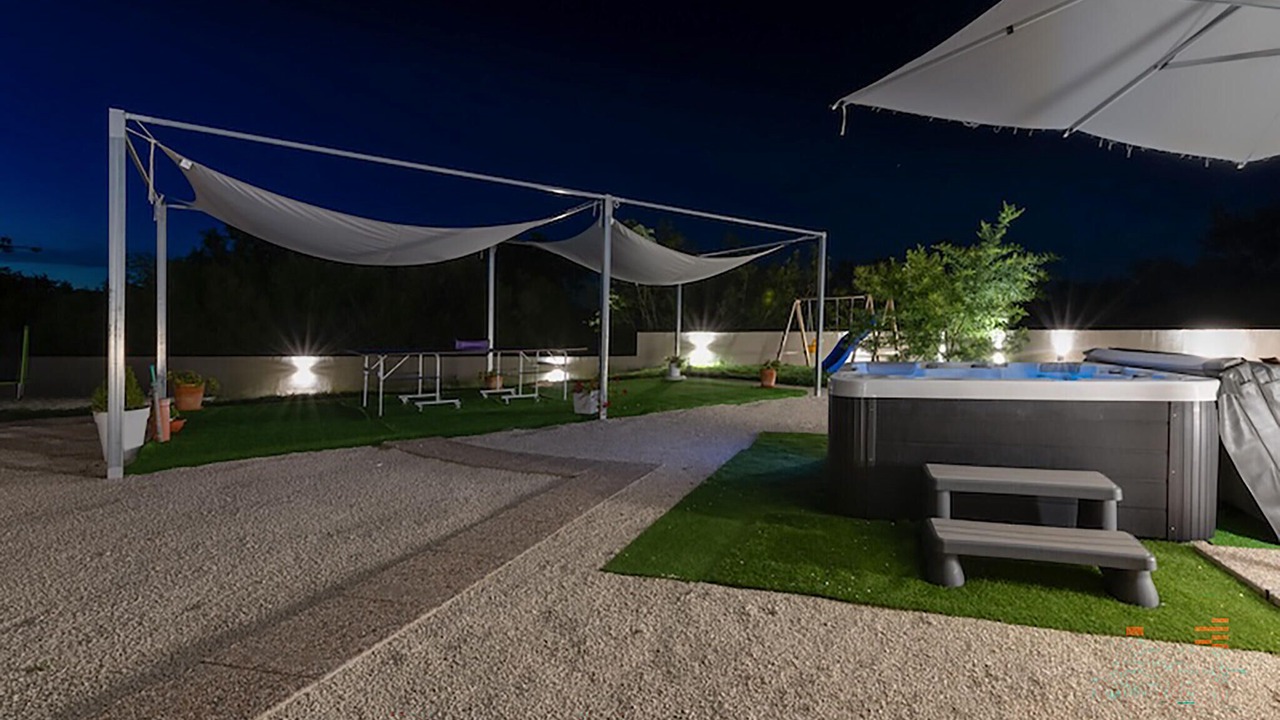 Photo of Outdoor in Mali Vareski