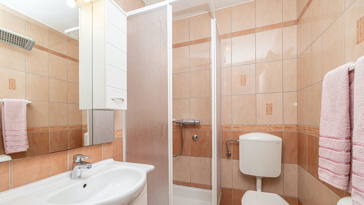 Photo of Bathroom in Vinkuran