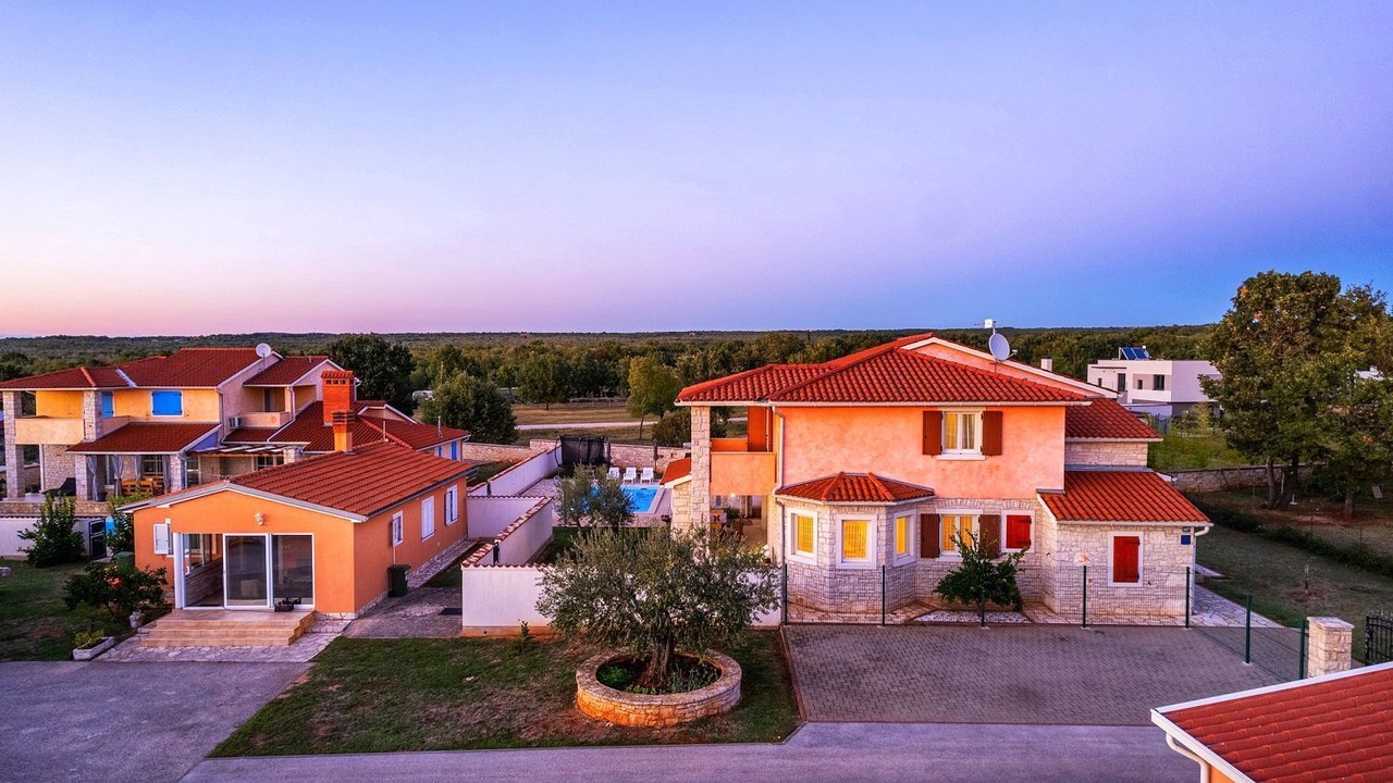 Photo of Outdoor in Gajana