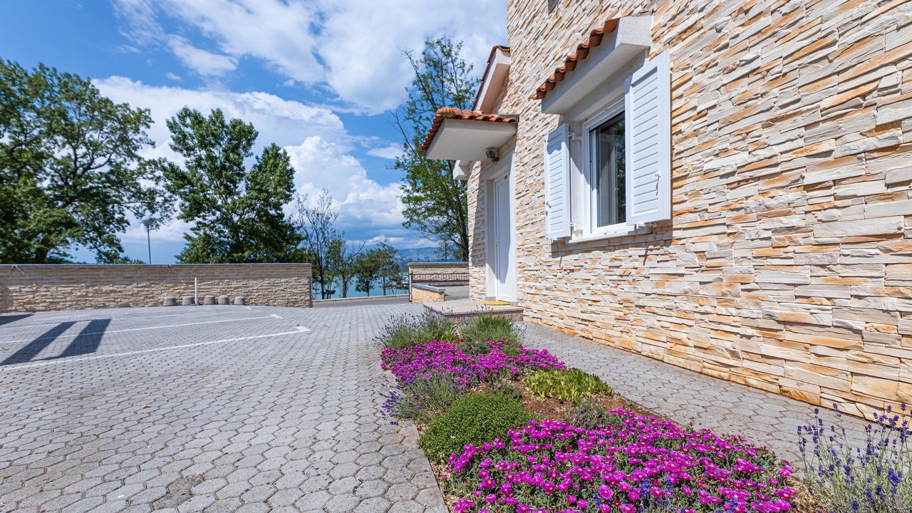 Photo of Outdoor in Soline