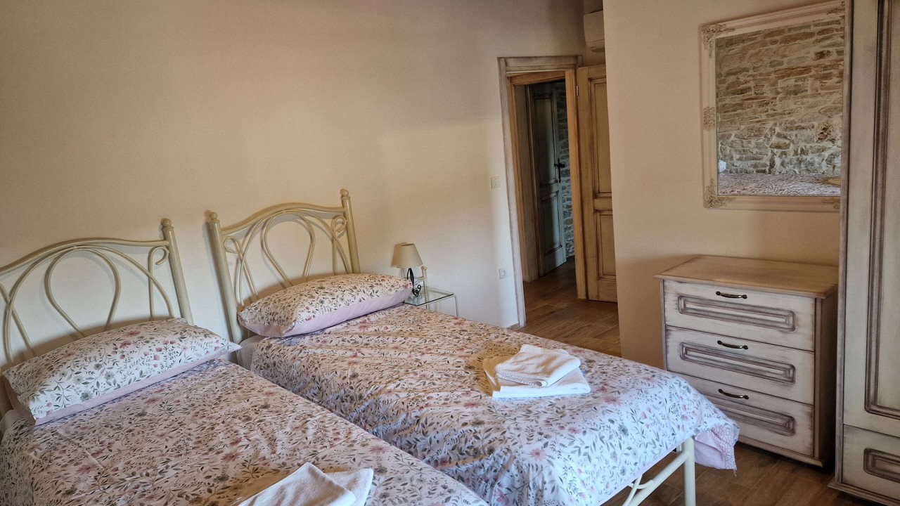 Photo of Bedroom in Glavani