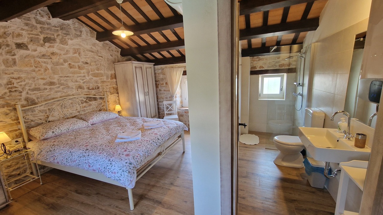 Photo of Bathroom in Glavani