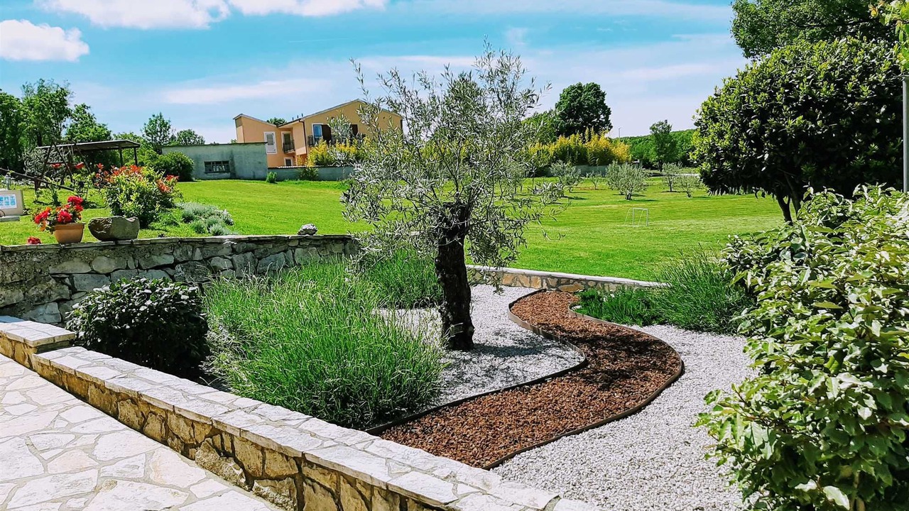 Photo of Outdoor in Rogocana