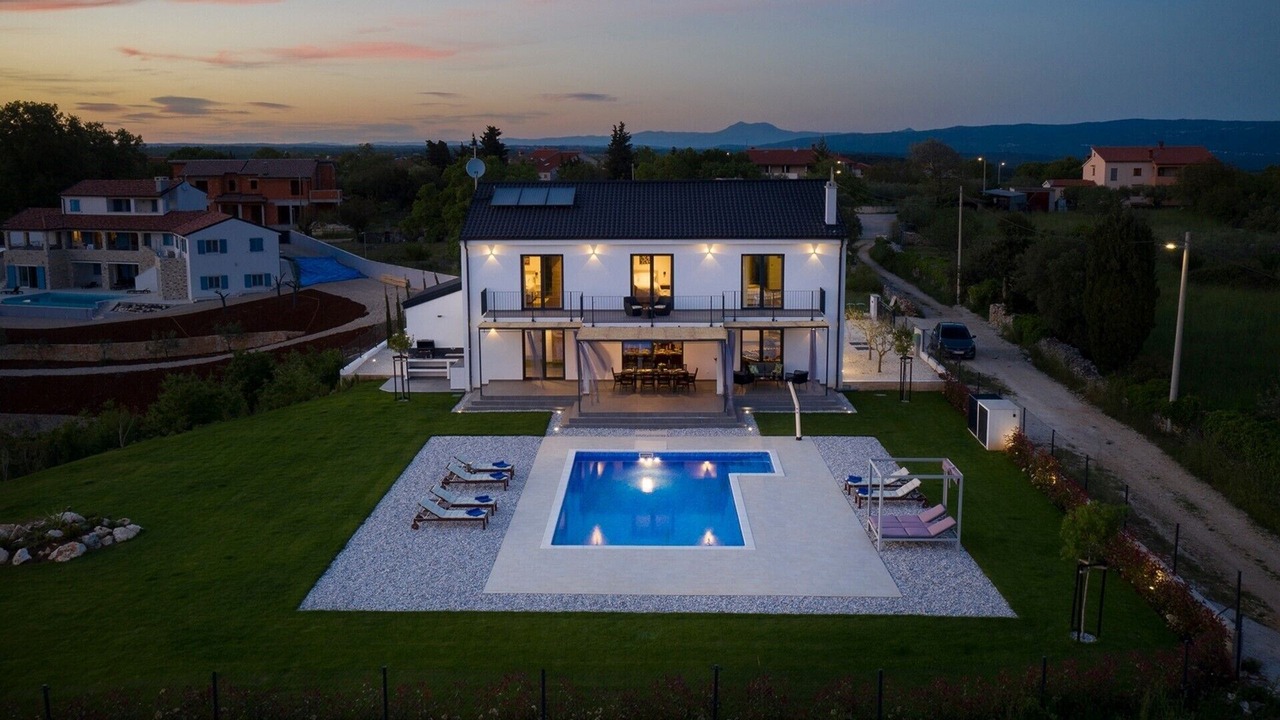 Photo of Outdoor in Kavran