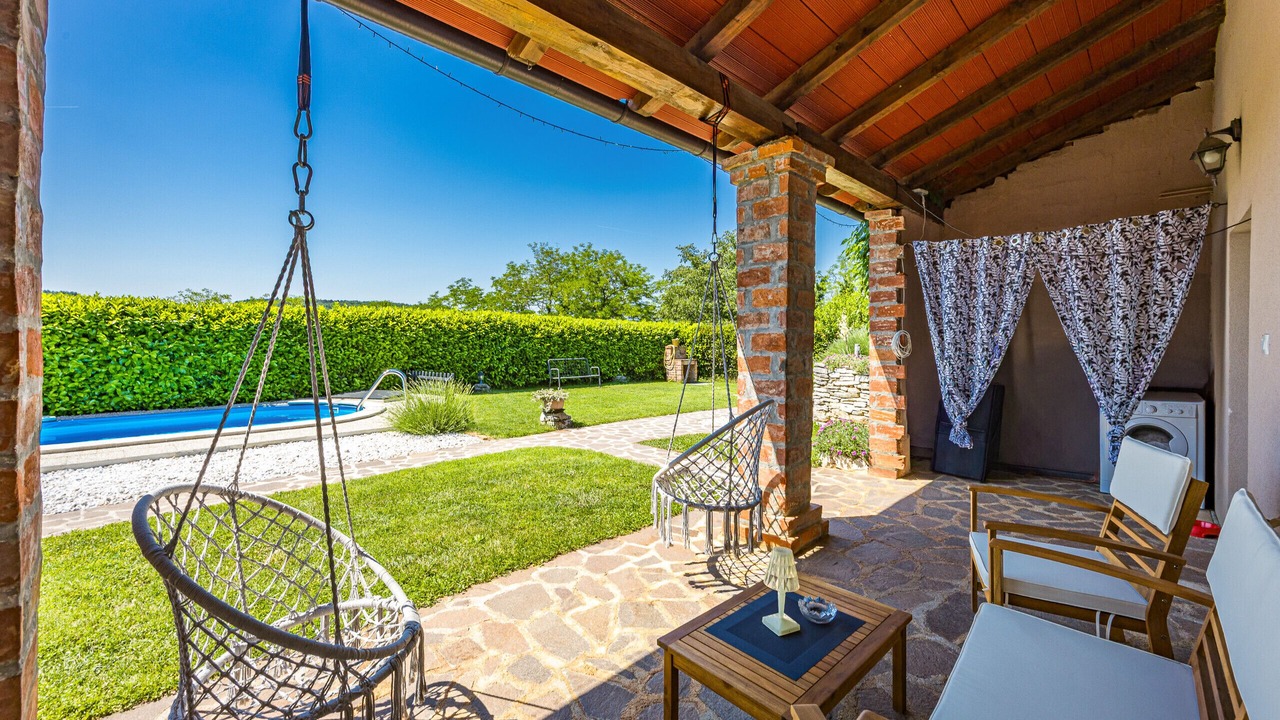 Photo of Patio Balcony in Oprtalj