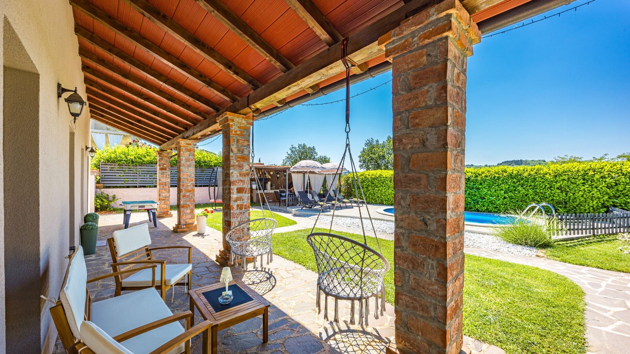 Photo of Patio Balcony in Oprtalj