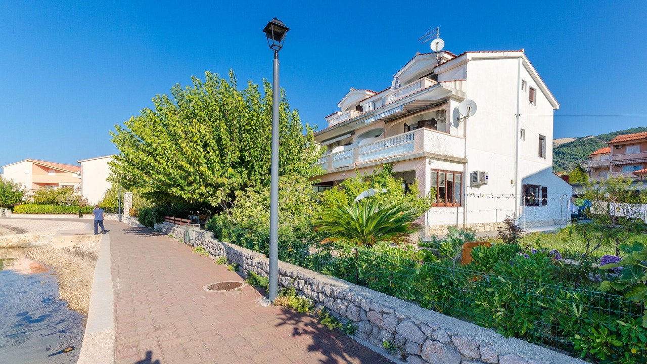 Photo of Outdoor in Banjol