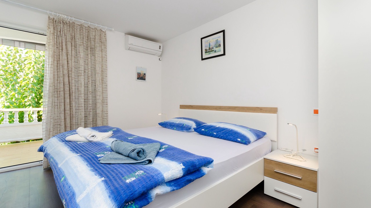 Photo of Bedroom in Banjol