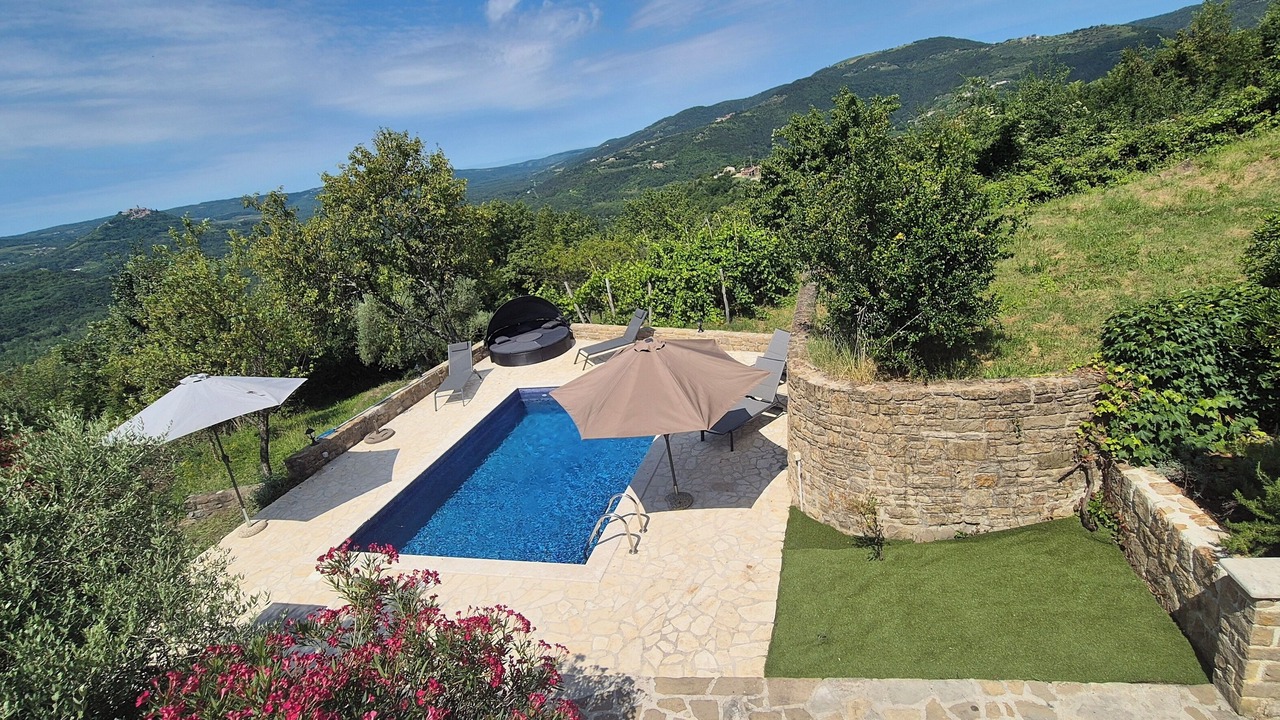 Photo of Outdoor in Bartolici