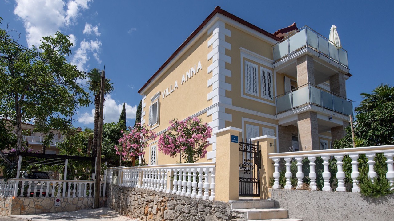 Photo of Outdoor in Ika