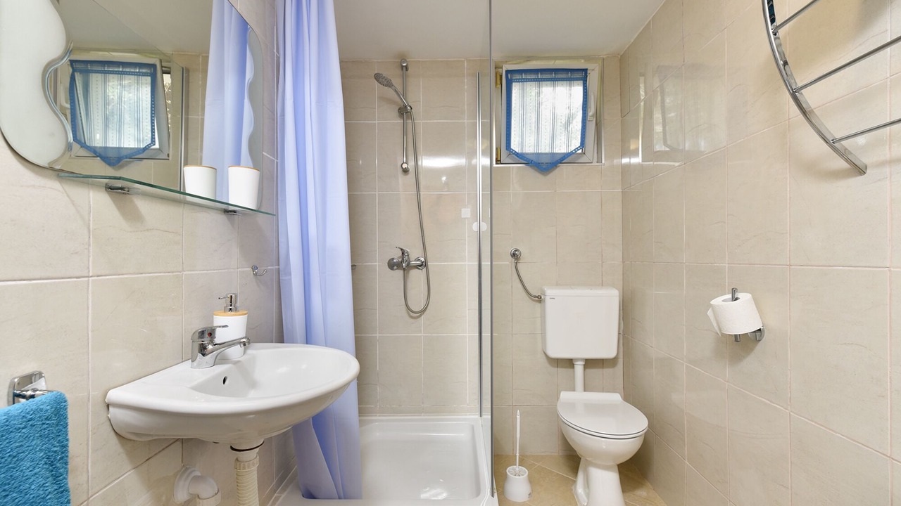 Photo of Bathroom in Gajana