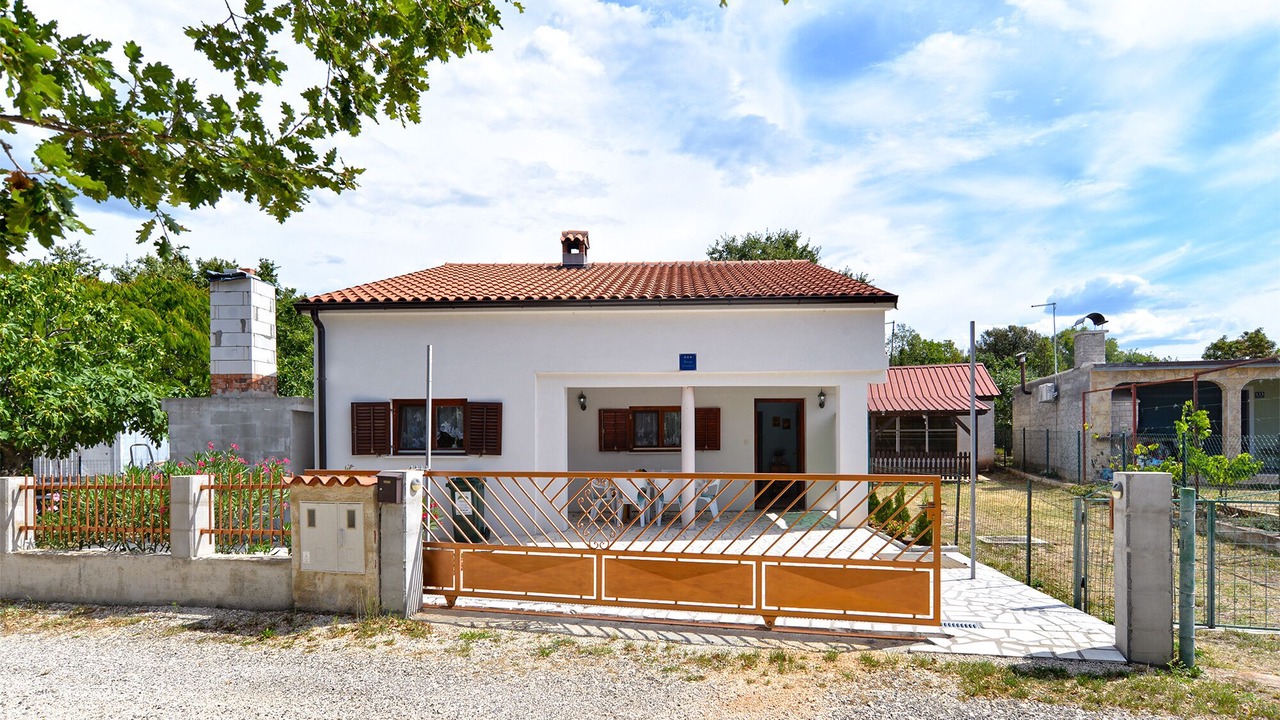 Photo of Outdoor in Gajana