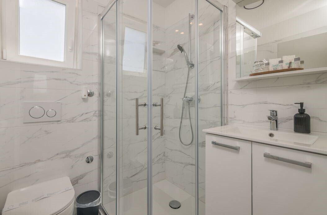 Photo of Bathroom in Porat